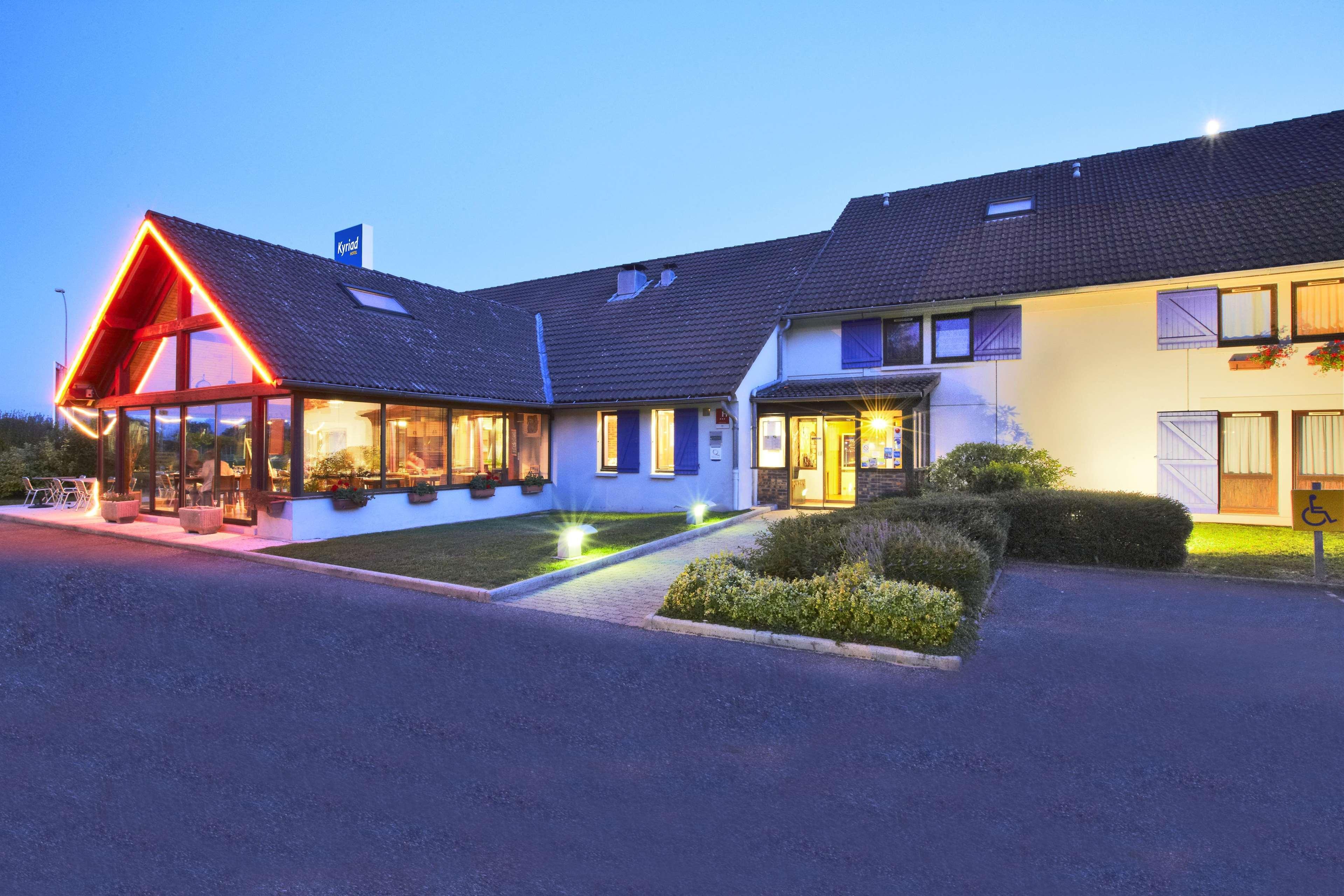 Kyriad Geneve St-Genis-Pouilly Сен-Жени-Пуйи Экстерьер фото